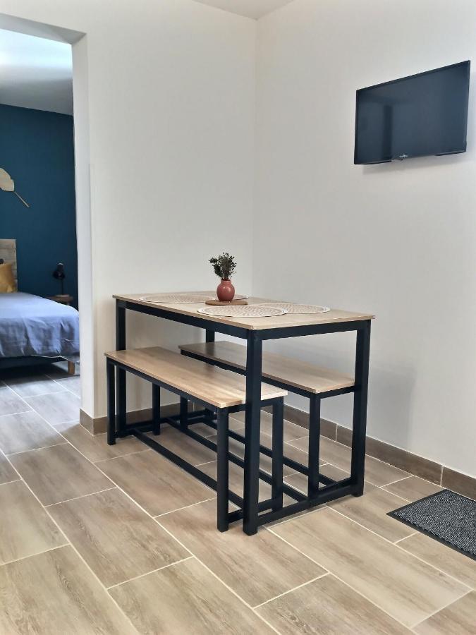Bleu Lavande - Coquet Appartement Ambiance Village Istres Exterior foto